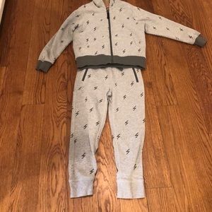 Hanna Andersson grey sweat suit, size 120